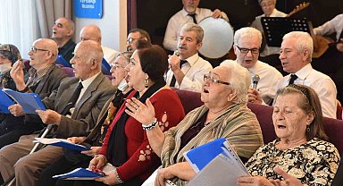 Deneyimli vatandaşlardan Türk Halk Müziği konseri