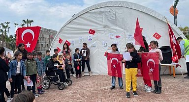 Deprem bölgesindeki öğretmen ve öğrenciler 18 Mart'a özel program hazırladı