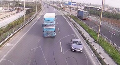 Deprem yardımlarını çalıp, satmışlar
