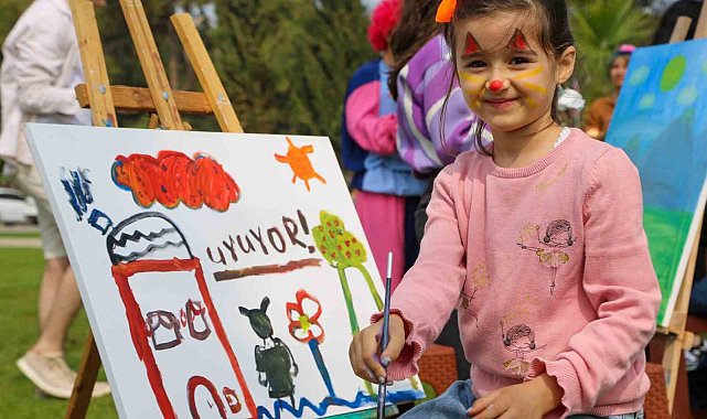 Depremi bir an olsun resimlerle unuttular