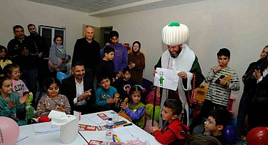 Depremzede çocukların yüzü Sivrihisar'da gülüyor