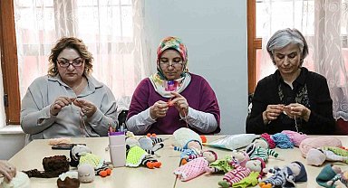 Depremzede kadınlar için amigurumi etkinliği