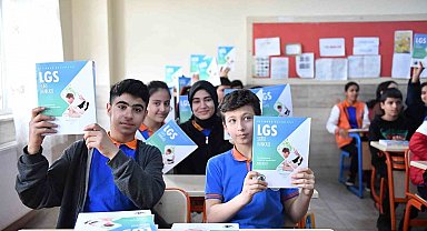 Depremzede öğrencilere yardımcı kaynak desteği