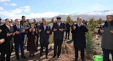 Depremzedeler için orman oluşturuldu