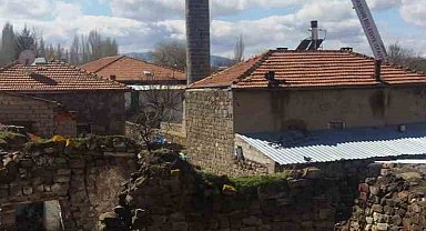 Develi'de depremde hasar gören minare böyle yıkıldı