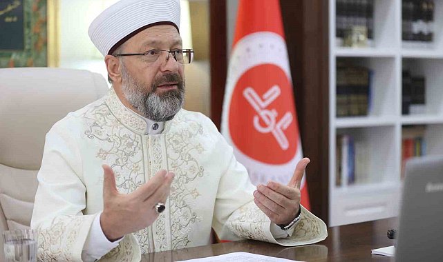 Diyanet İşleri Başkanı Erbaş: "Kur'an'ı okuyarak ve Türk bayrağını tanıyarak içinizdeki kötülere en büyük cevabı verin"