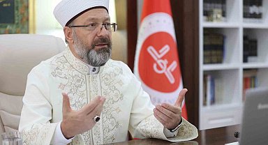 Diyanet İşleri Başkanı Erbaş: "Kur'an'ı okuyarak ve Türk bayrağını tanıyarak içinizdeki kötülere en büyük cevabı verin"