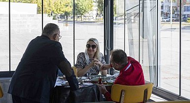 Doktor başkana "glütensiz kafe" teşekkürü
