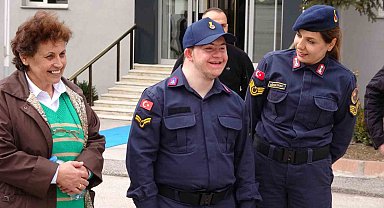Down sendromlu depremzede gencin askerlik hayali gerçek oldu