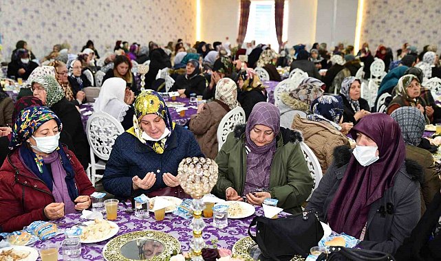 Dualar kahraman şehitlerimiz için okundu