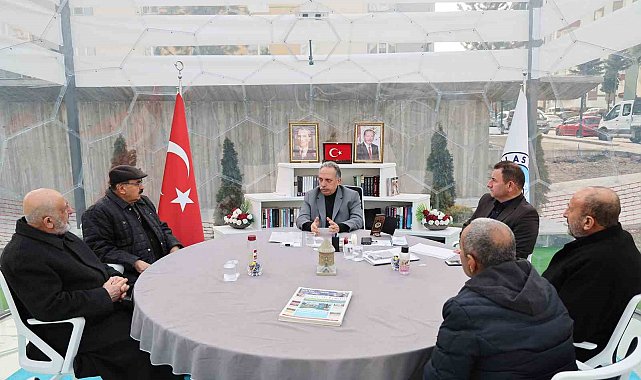 Elbistan'da kol kola, şeffaf odada baş başa