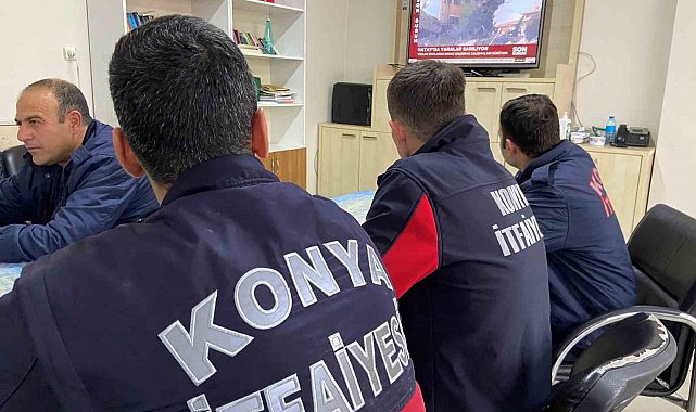 Enkaz altında çividen korkan çocuğu çiviye çorap geçirip çıkarttılar