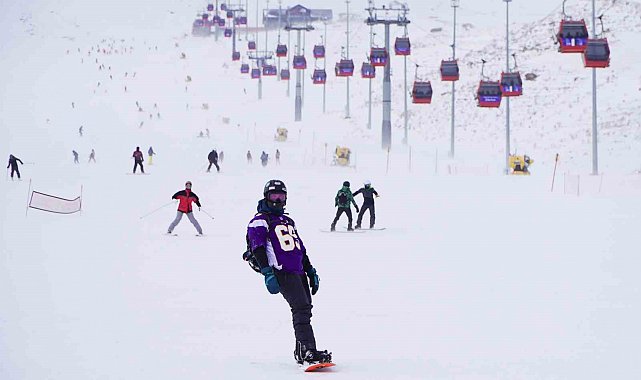 Erciyes'te baharda kayak heyecanı