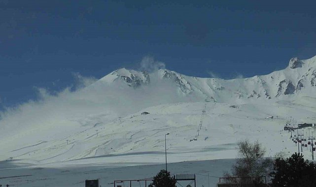 Erciyes'te sezon tüm hızıyla devam ediyor
