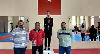 Ermenek'in muay thaici kızlarından 5 altın, 1 gümüş