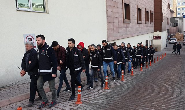 Eş zamanlı 'kaçakçılık' operasyonunda 11 kişi adliyede