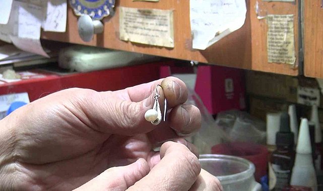 Eski altın ve gümüş takılar ellerinde yeniden hayat buluyor