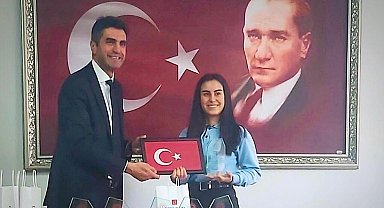 Eskişehir Ticaret Borsası Ortaokulu öğrencisi Yağmur Bilgiç Odunpazarı birincisi oldu