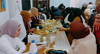 Eskişehir'de okuyan Türk Dünyası öğrencileri, Türklüğünün yöresel lezzetleri etrafında toplandı