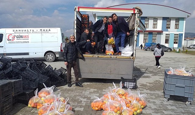 Eskişehir'e gelen depremzedeler için 6 ton meyve yardımı