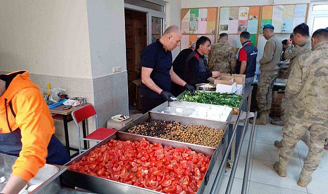 Eskişehirli eğitimcilerin ilk günden itibaren depremzedelere desteği devam ediyor