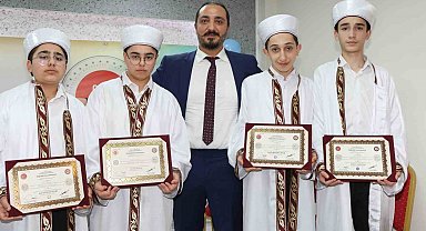 Eskişehirli hafızlara diplomaları törenle verildi