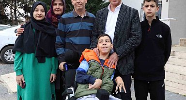 Gültak, depremzede aileleri yalnız bırakmıyor