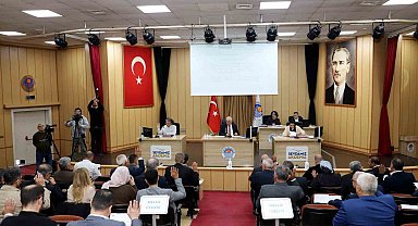 Gültak'tan tepki: "Yatırımı ve istihdamı bekletiyor ve geciktiriyorsunuz"