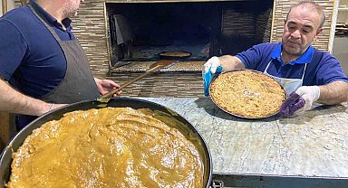 İftar ve sahur sofralarının vazgeçilmezi tahinli pide