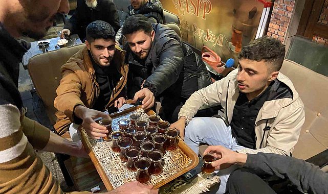 İftardan sahura vazgeçilmez lezzet, közde çay