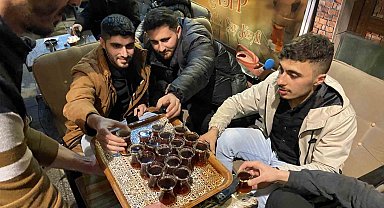 İftardan sahura vazgeçilmez lezzet, közde çay