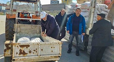 İnönü'de 130 çiftçiye yüzde 50 hibeli nohut tohum desteği