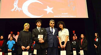 İstiklal Marşı'nın kabulünün 102. yılı için tören düzenlendi