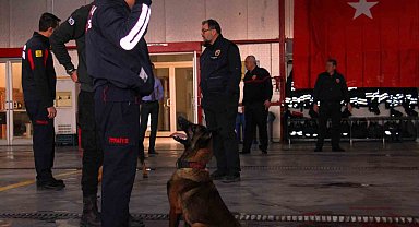 İtfaiye erinin eğittiği arama kurtarma köpekleri 18 kişinin hayatına dokundu