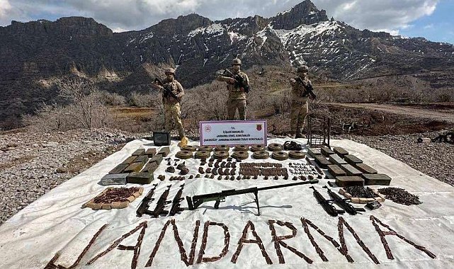 Jandarma, Cudi Dağı'nda çok sayıda mühimmat, el bombası ve patlayıcı ele geçirdi
