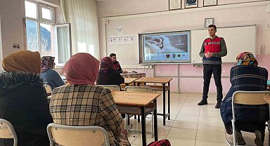Jandarmadan vatandaşlara güvenli internet kullanımı eğitimi