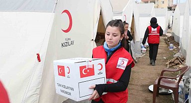 Kadınlar, Türk Kızılay'a katkı sağlıyor