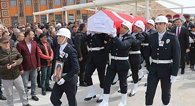 Kalp krizinden hayatını kaybeden polis memuru son yolculuğuna uğurlandı