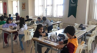 Karaman'da 'Yeşilay Haftası Satranç Turnuvası' düzenlendi
