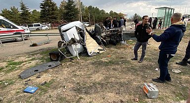 Kaza yapan otomobil parçalandı: 1 ölü, 1 yaralı