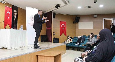 Keçiören'de özel bireylerin ailelerine eğitim
