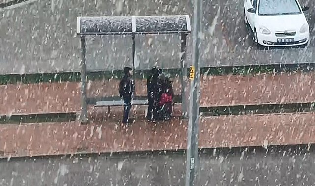 Kırşehirliler, Mart ayının son haftasında kar yağışı ile uyandı