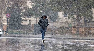 Kışta hasret bırakan kar, Mart ayında Sivaslılara sürpriz yaptı