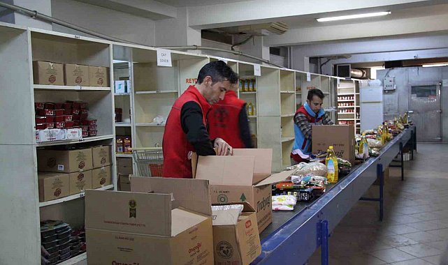 Konya'da oluşturulan gönüllü ekip, depremzedelerin yaralarını sarıyor