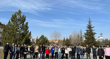 Liseli gençler NEVÜ'de