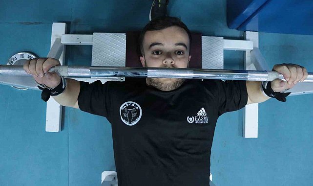 Lokantada yemek yerken keşfedildi, Türkiye şampiyonu oldu