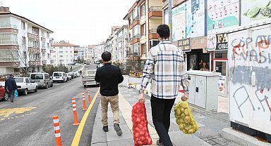 Mamak Belediyesi personeli depremzedelerle gönüllü kardeş oldu
