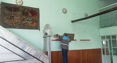 Melikgazi Belediyesi ramazan ayına özel camilerde gül suyuyla temizlik yaptı