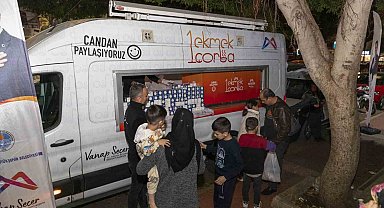 Mersin Büyükşehir Belediyesi Berat Kandili'nde 15 bin kandil simidi dağıttı