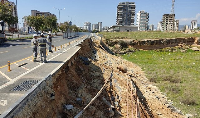 Mersin'de bisiklet yolu çöktü